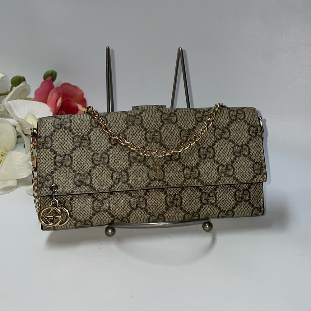 Gucci Beige and Gold Chain Wallet